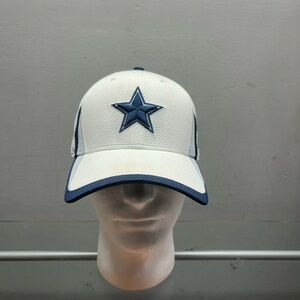 Dallas Cowboys New Era Black and White 39THIRTY Cap